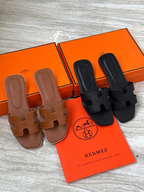Hermès Flat Slipper for Women in Pakistan by Karachi Shoes Store