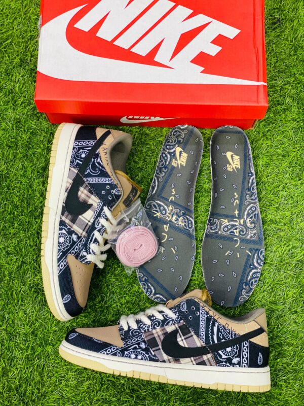 Nike SB Dunk Mustard and Black Low