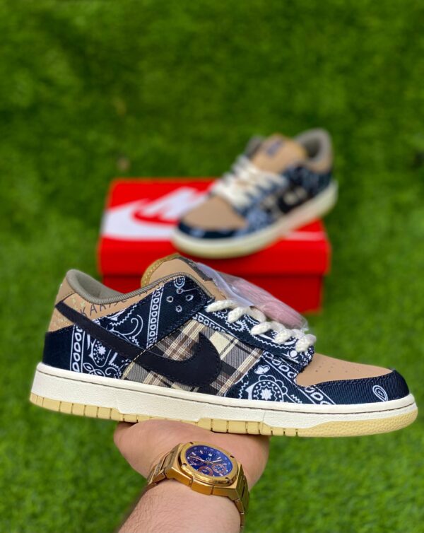 Nike SB Dunk Mustard and Black Low