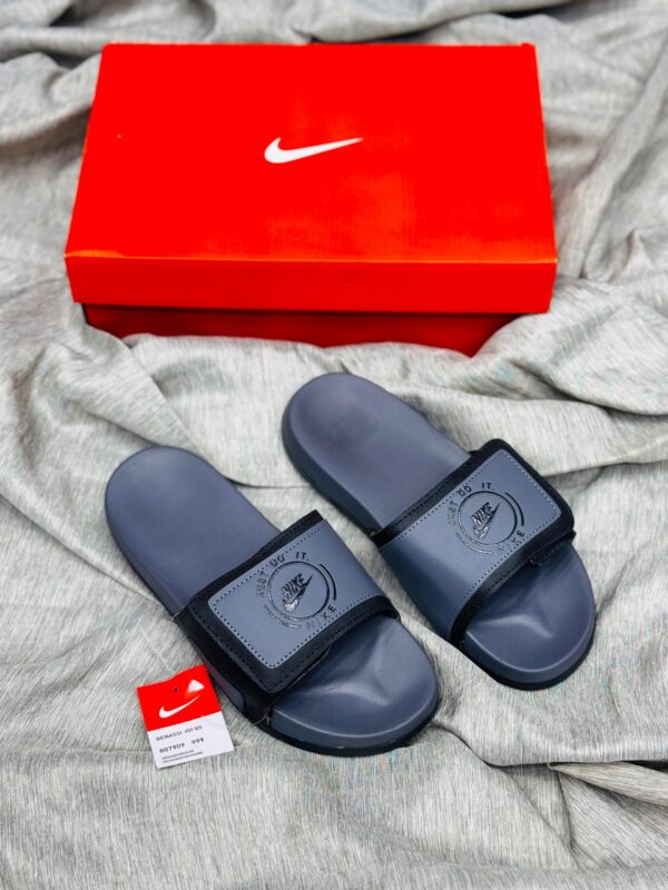 Nike slippers Pakistan